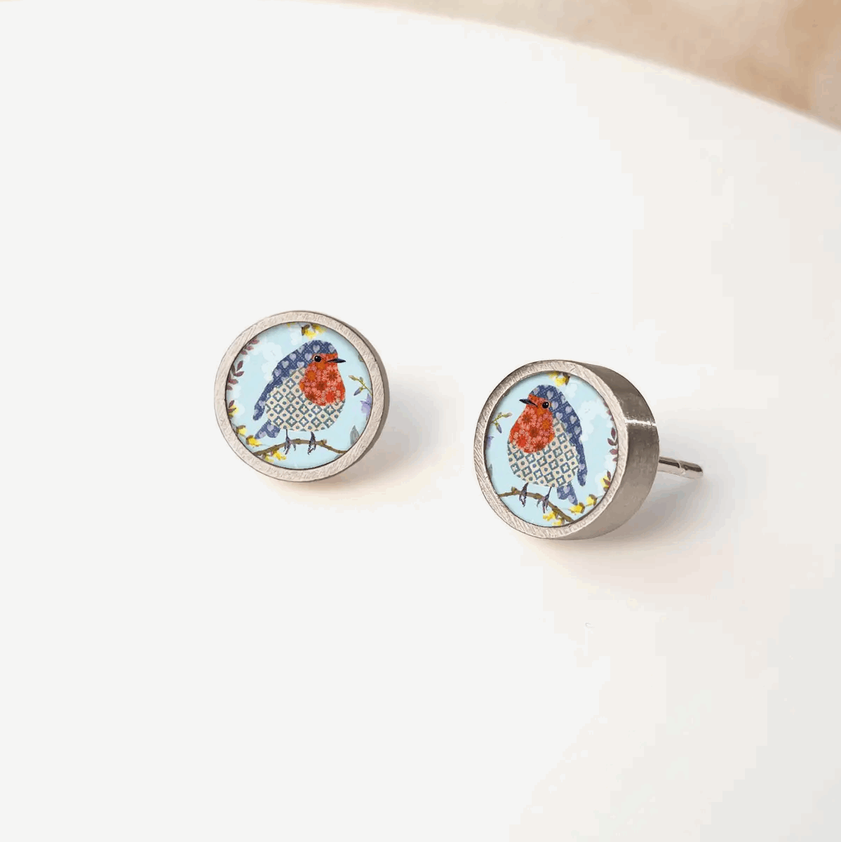 Robin Ceramic round stud earrings