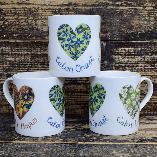 Calon o flodau mug 