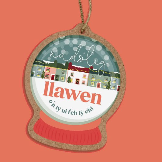 Nadolig Llawen snowglobe decoration