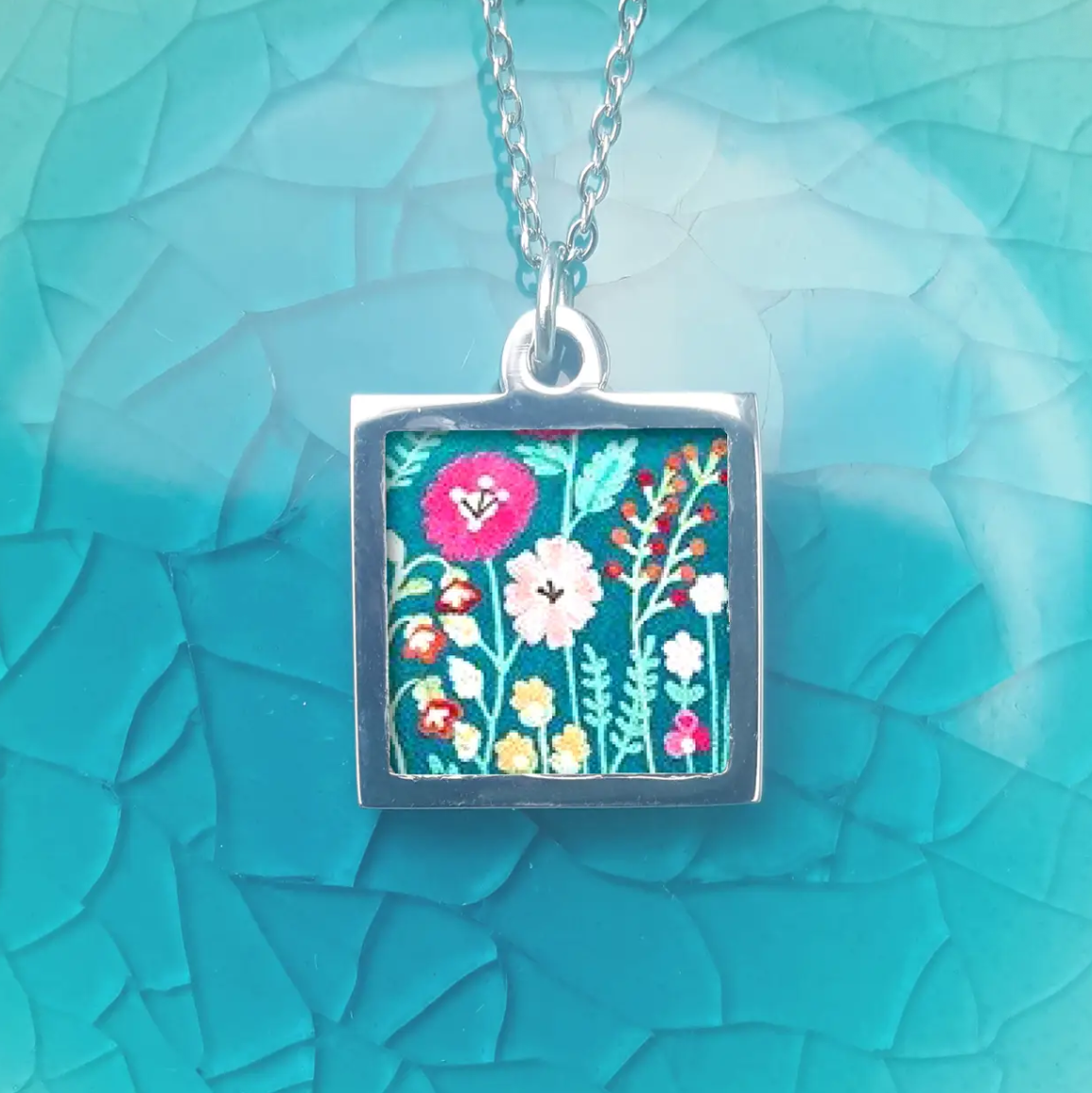 Stainless steel and walnut necklaces Turquoise flowers